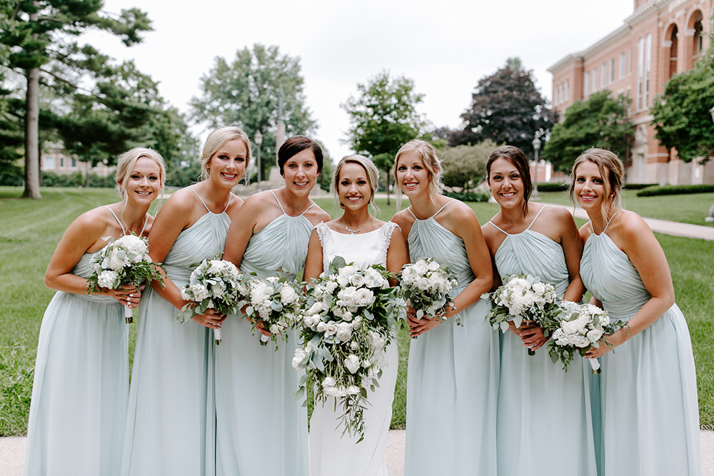 Knowing the Difference Between a Bridal and Wedding Party?